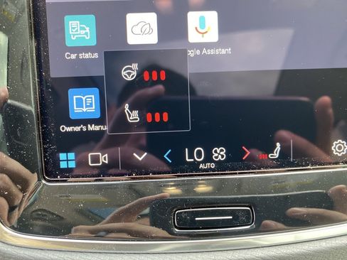 Used 2025 Volvo XC90 T8 Plus w/ Protection Package Premier image 26