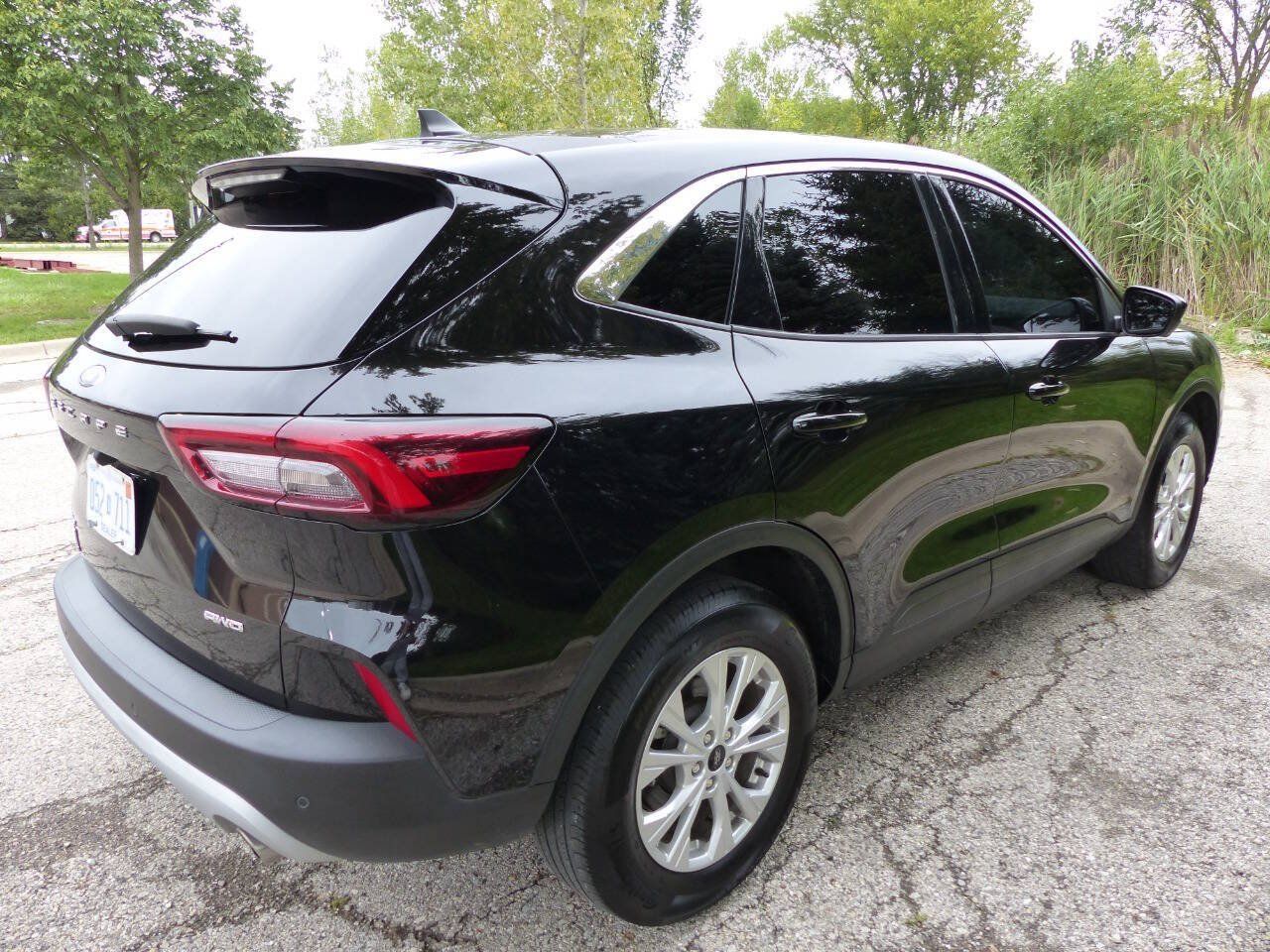 Used 2024 Ford Escape Active w/ Tech Pack #2 AWD/4WD image 11
