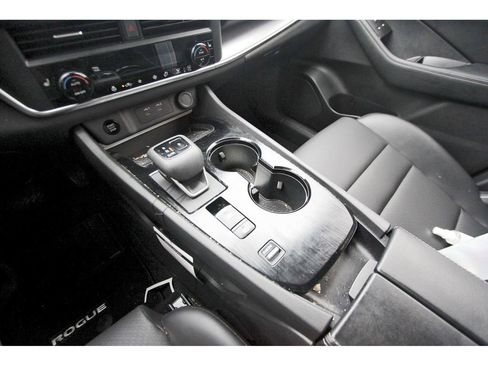 Used 2025 Nissan Rogue SV w/ SV Premium Package FWD image 22