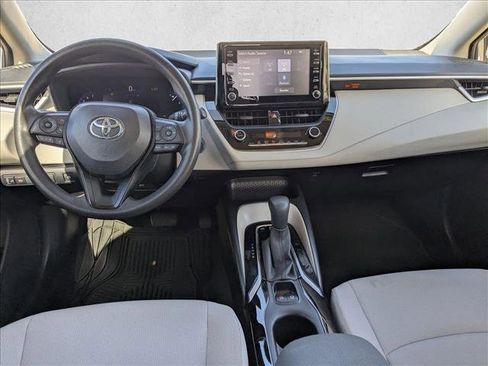Used 2020 Toyota Corolla LE image 16