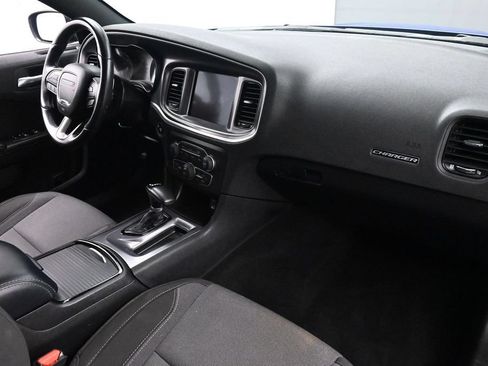 Used 2022 Dodge Charger SXT w/ Blacktop Package AWD/4WD image 19