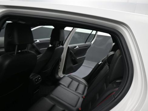 Used 2013 Volkswagen Golf 4-Door FWD image 42