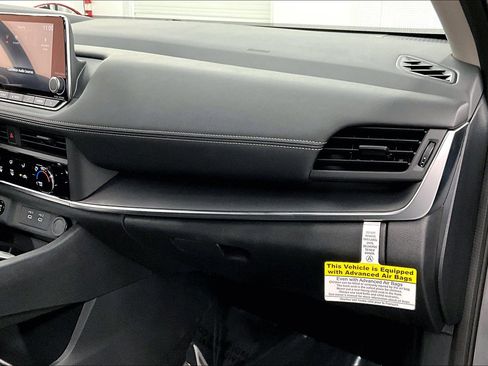 New 2025 Nissan Rogue S image 64