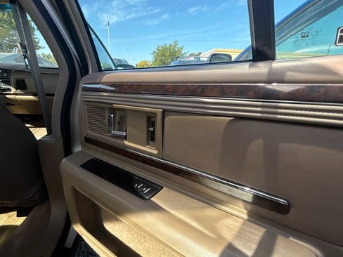 Used 1994 Buick Roadmaster Sedan image 7