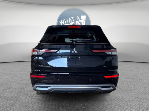 Used 2025 Mitsubishi Outlander SE FWD image 5
