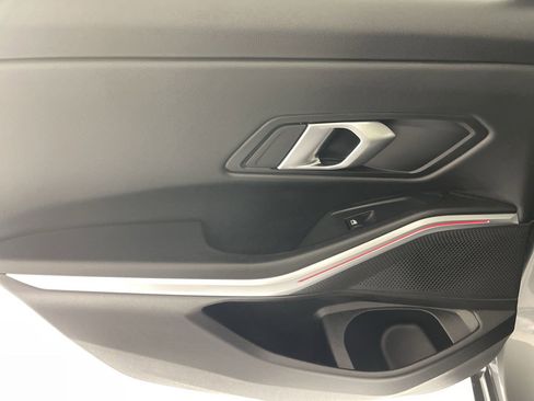 Used 2025 BMW 330i xDrive Sedan w/ Convenience Package image 31