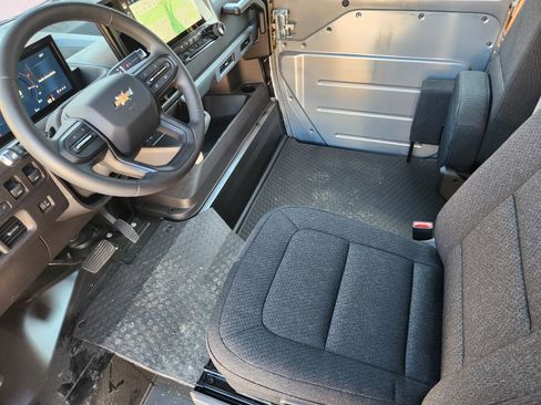 New 2025 Chevrolet Brightdrop 400 image 4