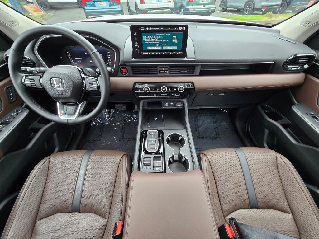 Certified 2024 Honda Pilot Elite image 2