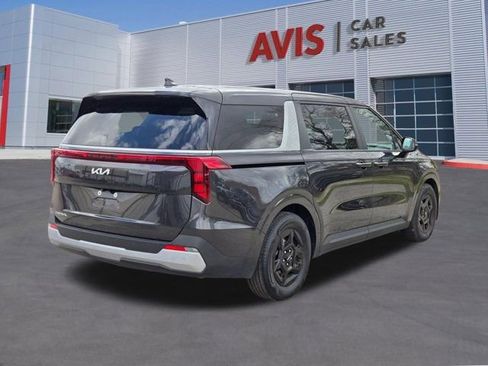 Used 2025 Kia Carnival image 6