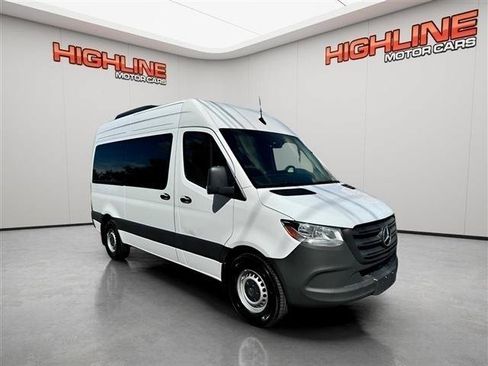 Used 2024 Mercedes-Benz Sprinter 2500 image 3