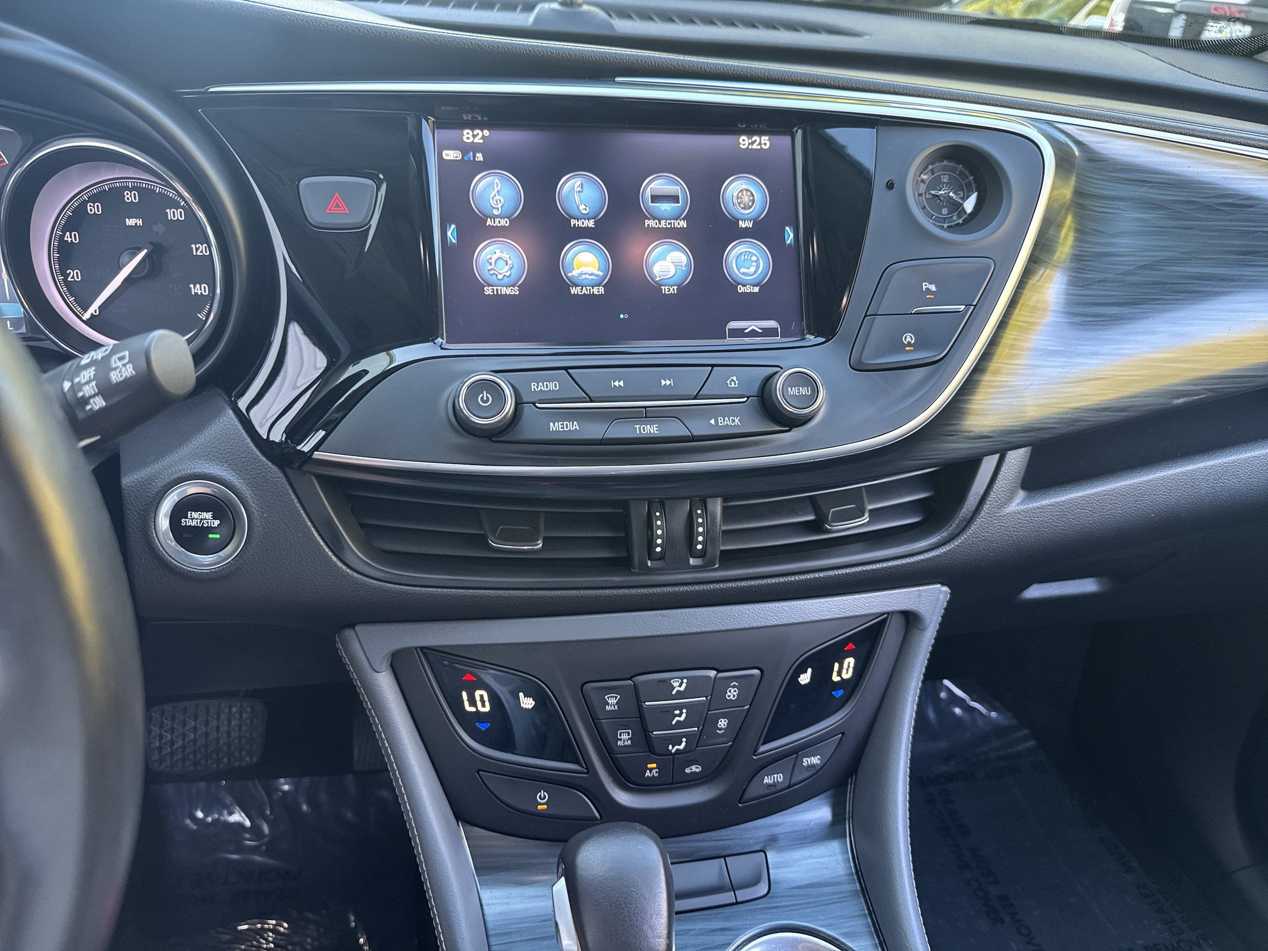 Used 2020 Buick Envision Essence AWD/4WD image 19