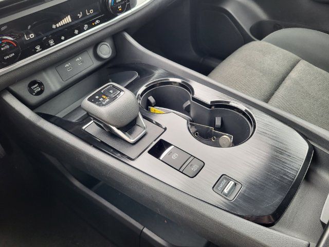 Used 2025 Nissan Rogue SV FWD image 19