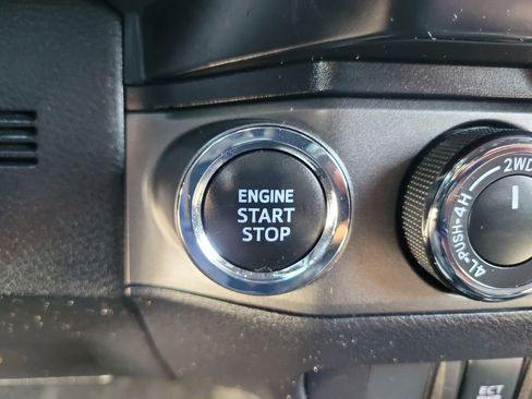 Used 2023 Toyota Tacoma TRD Off-Road image 29