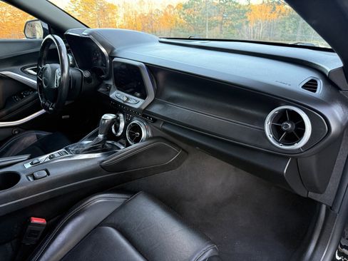 Used 2019 Chevrolet Camaro SS image 23