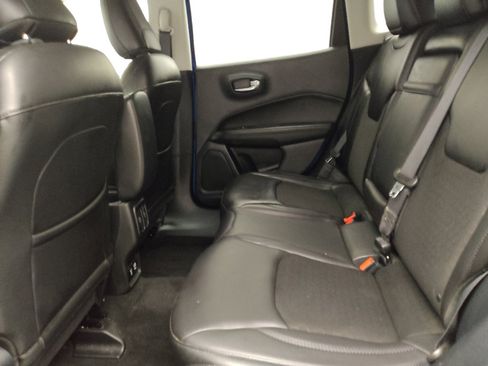 Used 2018 Jeep Compass Latitude w/ Popular Equipment Group AWD/4WD image 18