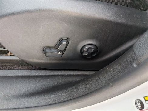 Used 2018 Jeep Cherokee Trailhawk image 13