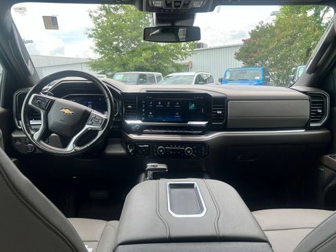 Used 2022 Chevrolet Silverado 1500 LTZ AWD/4WD image 23
