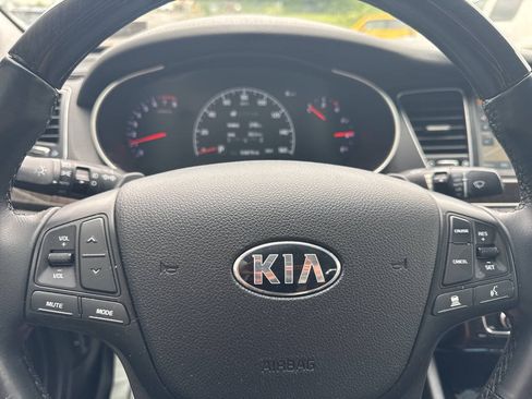 Used 2015 Kia Cadenza Premium w/ Technology Package FWD image 33