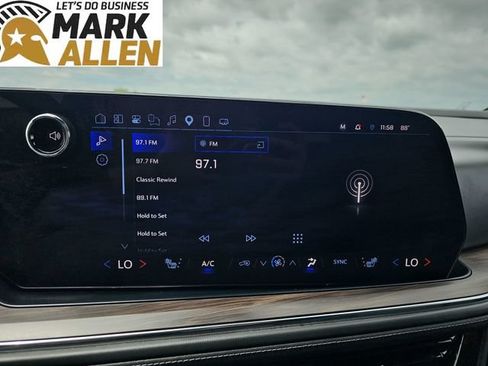 Used 2025 Chevrolet Suburban Z71 AWD/4WD image 13