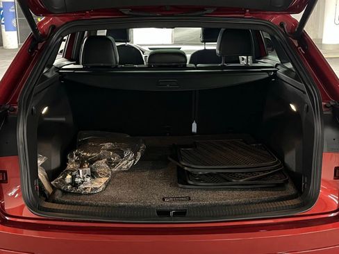 Used 2023 Volkswagen Atlas Cross Sport SE w/ Panoramic Sunroof Package image 38