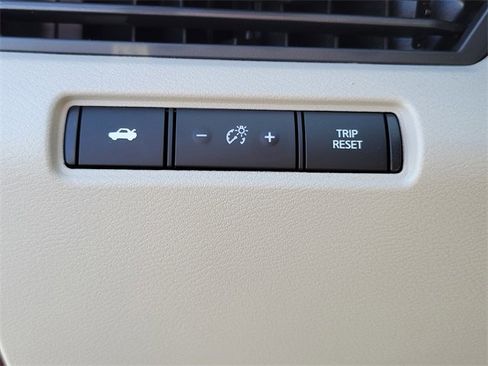 New 2025 Nissan Altima 2.5 SV image 30