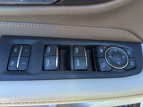 Used 2021 GMC Yukon XL Denali image 13