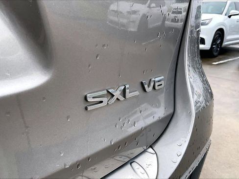 Used 2019 Kia Sorento SX image 8