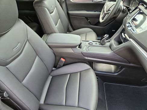 New 2026 Cadillac XT5 Luxury image 16