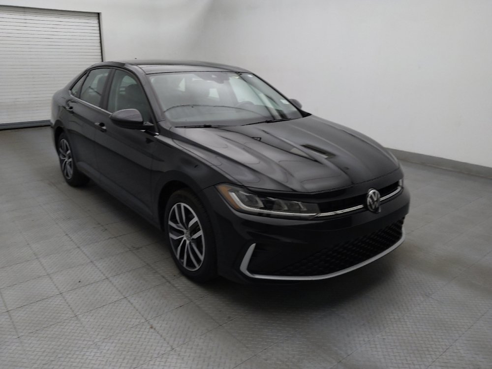 Used 2025 Volkswagen Jetta SE FWD image 13