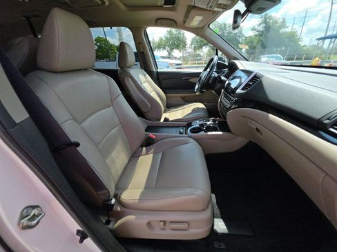 Used 2017 Honda Pilot Touring image 10