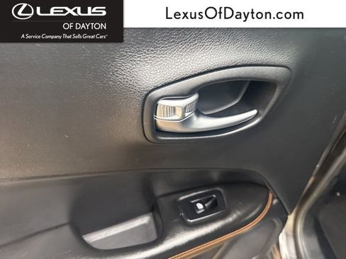 Used 2018 Jeep Compass Limited image 30