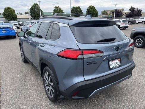Used 2022 Toyota Corolla Cross XLE w/ Convenience Package AWD/4WD image 7
