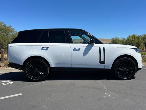 Used 2024 Land Rover Range Rover SE AWD/4WD image 7