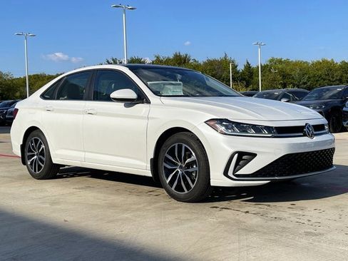 New 2025 Volkswagen Jetta SE image 6