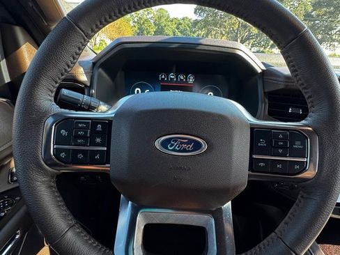 Used 2024 Ford Expedition King Ranch image 19