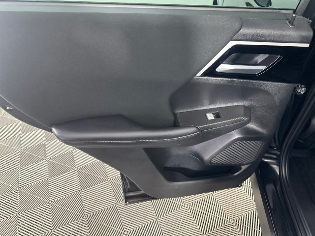 Used 2023 Mitsubishi Outlander ES AWD/4WD image 19
