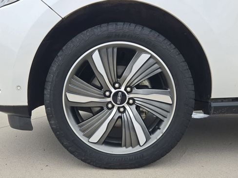 Used 2019 Lincoln Navigator Reserve AWD/4WD image 12