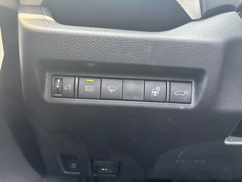 Used 2022 Toyota RAV4 XLE Premium AWD/4WD image 16