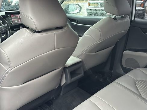 Used 2022 Toyota Camry SE image 31