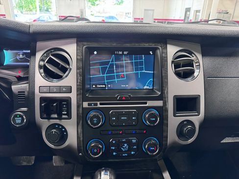 Used 2017 Ford Expedition Limited w/ Equipment Group 301A AWD/4WD image 28