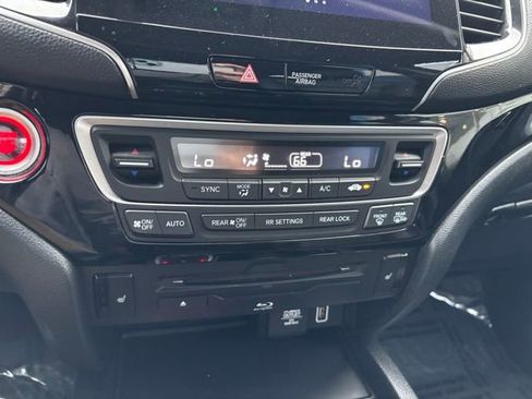 Used 2021 Honda Pilot Touring image 17