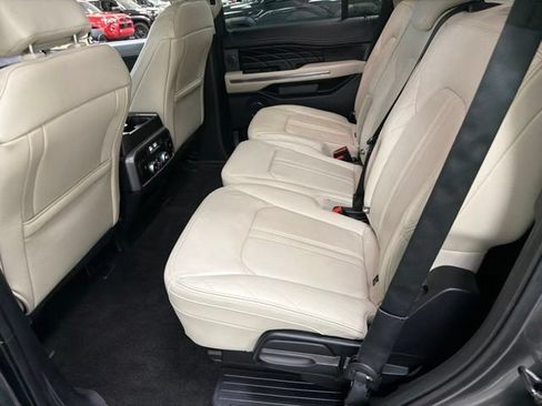 Used 2020 Ford Expedition Platinum AWD/4WD image 17