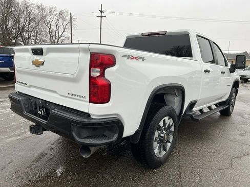 Used 2022 Chevrolet Silverado 2500 Custom w/ Custom Value Package image 6