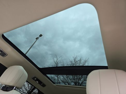 New 2026 Land Rover Range Rover SE image 30