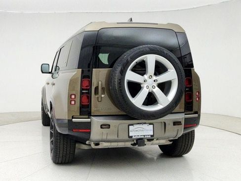 Used 2024 Land Rover Defender 110 X-Dynamic SE AWD/4WD image 6