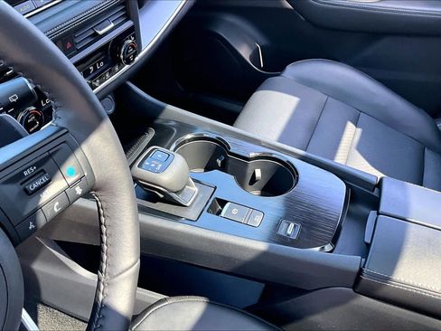Certified 2024 Nissan Rogue SV w/ SV Premium Package FWD image 15