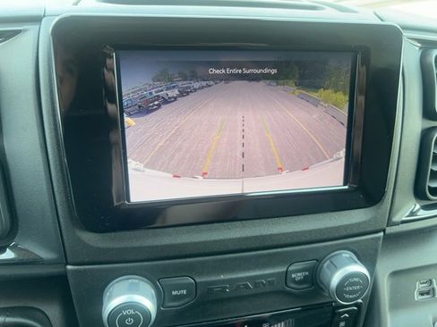 Used 2025 RAM ProMaster 2500 w/ Convenience Group image 29