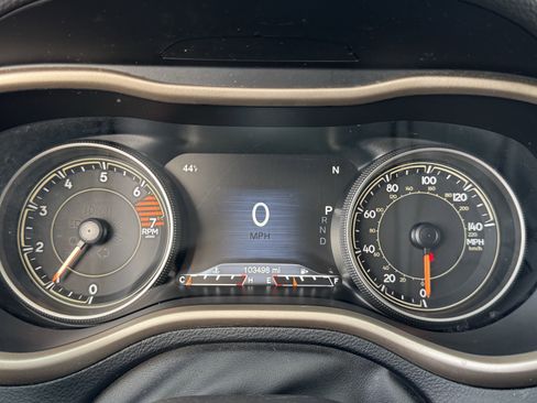 Used 2017 Jeep Cherokee Limited image 21