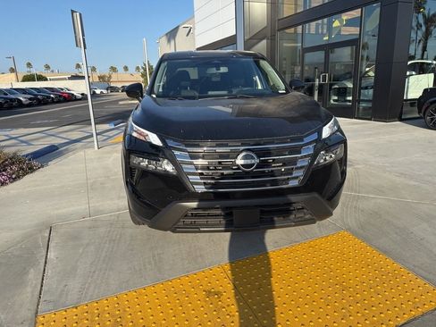 Used 2024 Nissan Rogue SV image 29