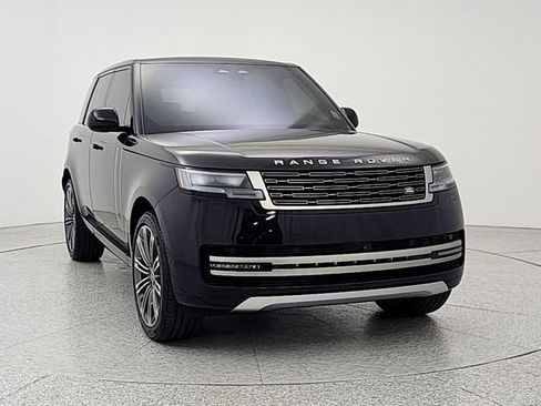 Certified 2025 Land Rover Range Rover SE AWD/4WD image 2